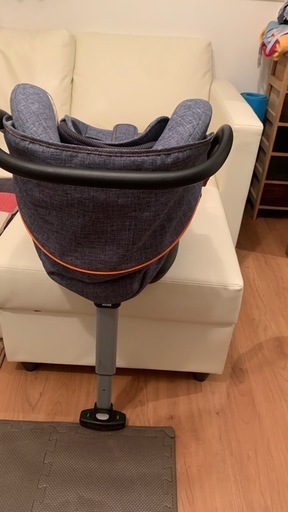 美品　チャイルドシート