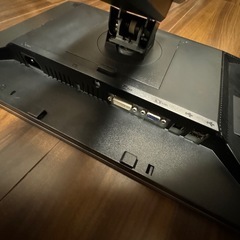 デル(dell）ディスプレイ モニター（19インチ）の画像