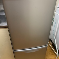 【譲ります】中古　冷蔵庫 138L