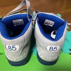 スニーカーの画像