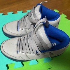 スニーカーの画像