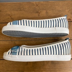 【値下げしました】ストライプ オープントゥ フラットシューズ　24cmの画像