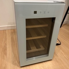 ワインセラー　　ホワイト
