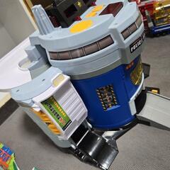 トミカワールド ぐるっと変形！ＤＸポリスステーション

の画像