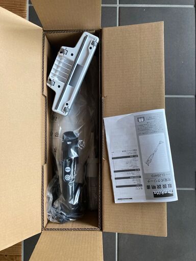 マキタ　充電式クリーナ　掃除機　18V　CL284FD