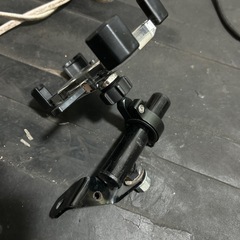 クランプバーとスマホホルダーの画像