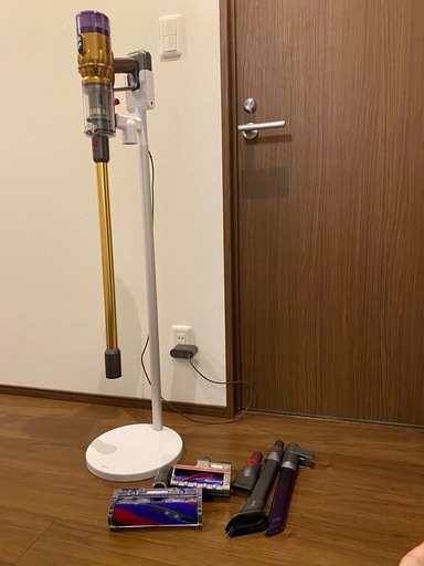 ダイソン掃除機2021年製＋スタンド
