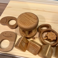 定価2.2万円✩ 山のくじら舎　赤ちゃんの宝石箱　木のおもちゃの画像