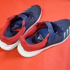 adidas  22.0cm キッズスニーカーの画像