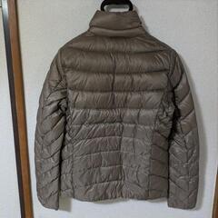 【極美品】レディースM　ウルトラライトダウン　ユニクロの画像