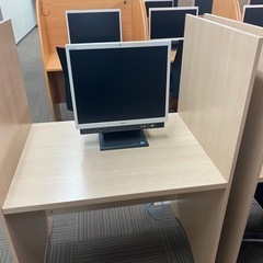 コールセンター オフィス家具 キャレルデスク チェア パソコン 50台以上の画像