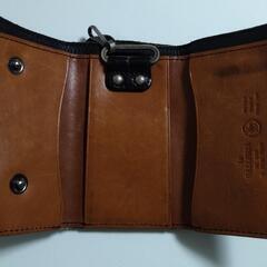 レザー折りたたみ財布の画像