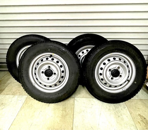 エヴリィバン用純正スチール付きスタッドレスタイヤ