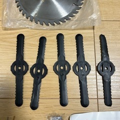 充電式　草刈機　バッテリー2個付きの画像