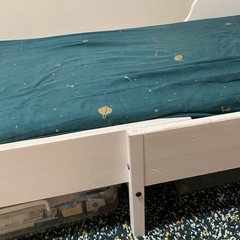 9月27日までイケア  IKEA キッズベッド 子供用ベッド ベビーベッド  sundvik スンドヴィーク すのこマットレス付、マットレスカバー付き。の画像