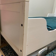9月27日までイケア  IKEA キッズベッド 子供用ベッド ベビーベッド  sundvik スンドヴィーク すのこマットレス付、マットレスカバー付き。の画像