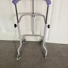 室内用歩行器 アルコー3型 スチール製 持ち手高さ調節可能　4輪 キャスター付きの画像