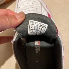 バドミントン靴の画像