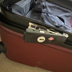 スーツケース※鍵、ハンガー付きの画像