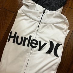 ラッシュガード