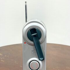 【災害時に役立つ！】防災 手回し充電ラジオ＆ライトHR-001の画像