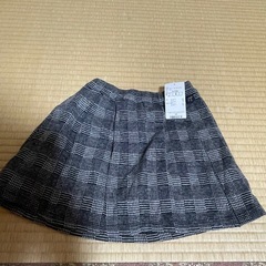 新品タグ付き⭐︎女児100.110サイズ秋冬用スカートの画像