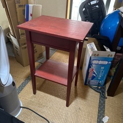 サイドテーブル