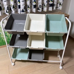 おもちゃ棚