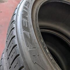 255/35R19タイヤ夏の画像