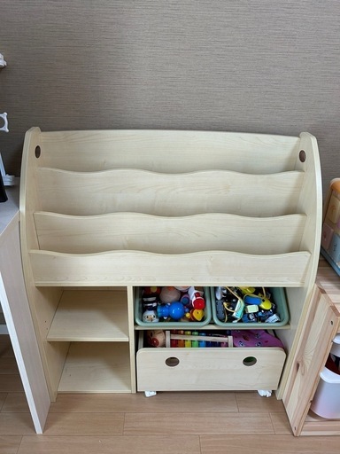絵本ラック、玩具収納