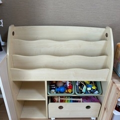 絵本ラック、玩具収納