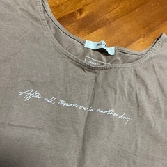 ロゴTシャツの画像