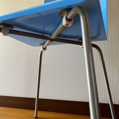 頑丈ブルーチェアーの画像
