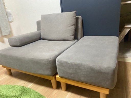 ソファとオットマン