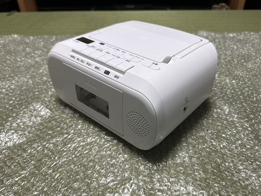 ★1日使用
CDラジカセ東芝TY-CDM2保証書付き
