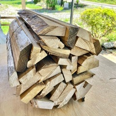 広葉樹の小割り薪(タガ締め)の画像