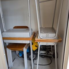学校机４　椅子４　長机１　高さ調節できなくなった椅子２