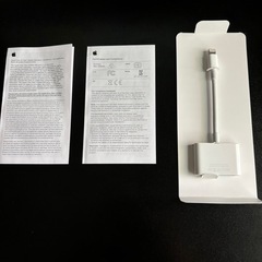 Apple純正 lightning to Digital AV アダプターの画像