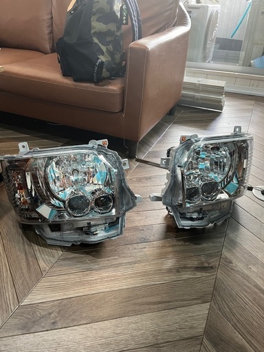 ハイエース　ヘッドライト　新車外し