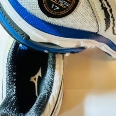 ミズノ MIZUNO ミズノ ランニングシューズ ウェーブライダー 17の画像