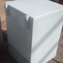 【完動品】冷凍庫がパンパンな方におススメ♪大型冷凍庫１００リットルの画像