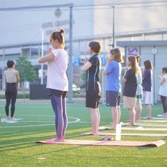 フットサルコートでヨガ🧘‍♀️