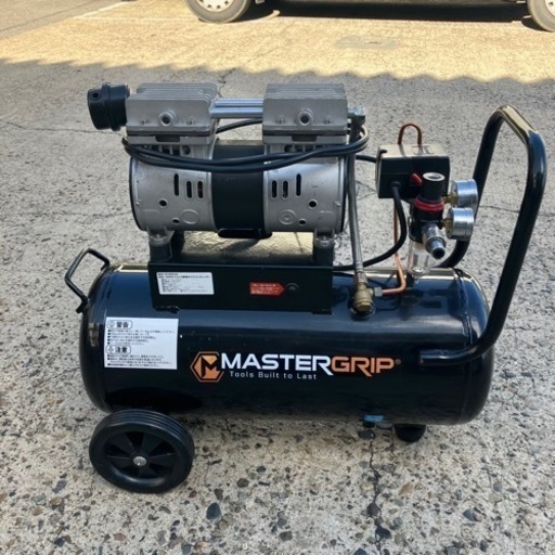 中古 MASTERGRIP オイルレス エアーコンプレッサーホースなし  タンク容量30L NCS00254J