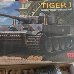 今！【TIGER I】中身あり、箱コレクションされている方、まだ...