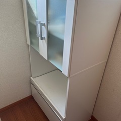 食器棚の画像
