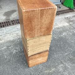 木製　正方形の台②