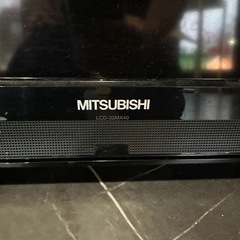 32型壁掛けテレビの画像
