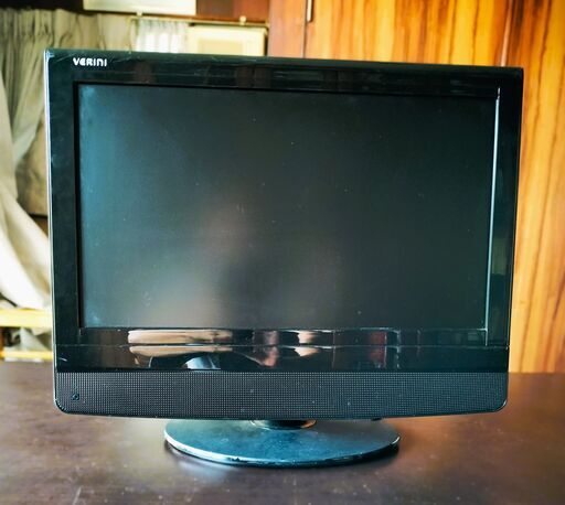 ポータブルの液晶デジタルハイビジョンテレビです。