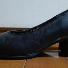パンプス　黒　5Eの画像