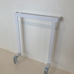 tower キッチンシンク下収納扉タオルハンガーの画像